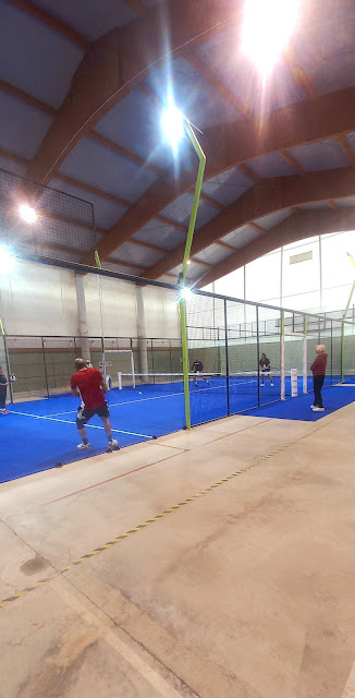 Campo da padel indoor della struttura di Isolabona